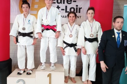Résultats du Tournoi Cadets de Chartres Mai 2025 : Lila sur le podium pour le club de judo de Saint Jean de la Ruelle