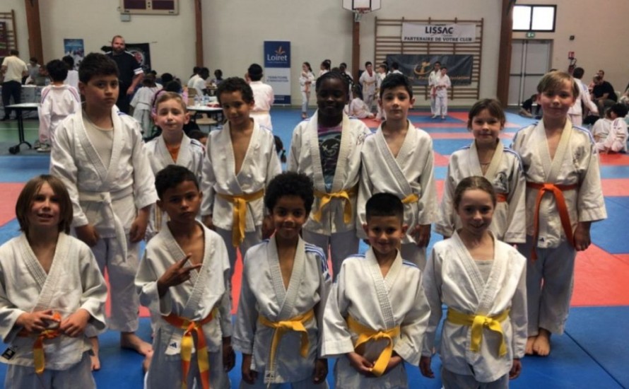 Triomphe du Club de Judo de Saint Jean de la Ruelle au Tournoi Interclub de Judo à St Cyr en Val ! Mai 2025